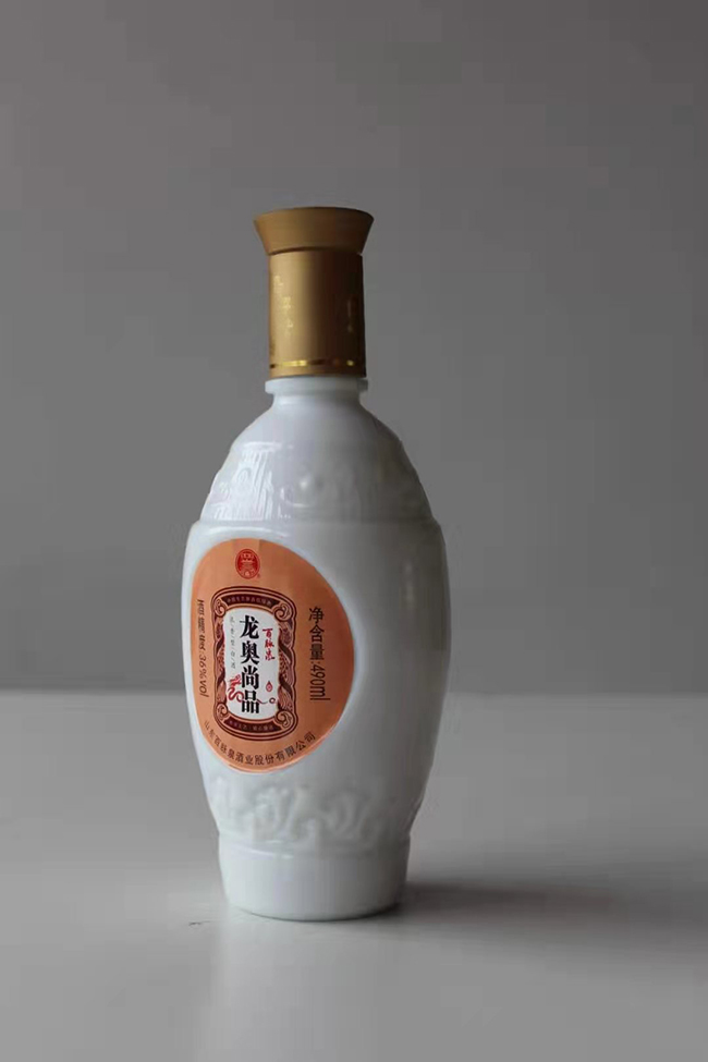 百脉泉龙奥尚品酒浓香型36度490ml